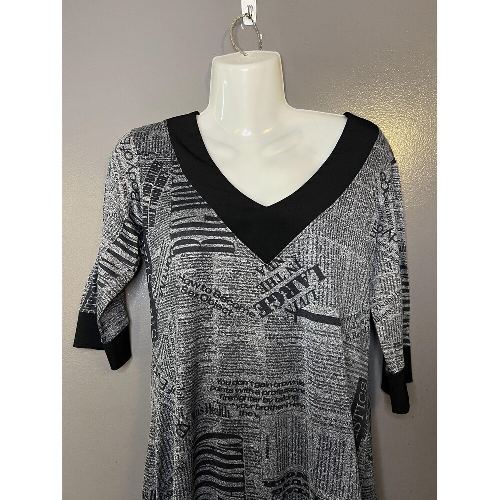 Luc Fontaine Dress Womens Medium Gray Text Graphic V Neck A Line Knit Casual